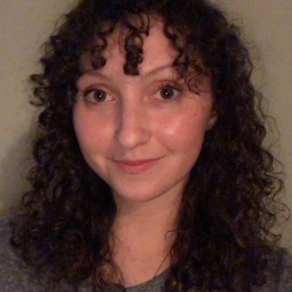 Meet your Posher, Carmela